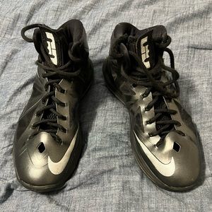 Nike Lebron soldier 10’s size 12 used great condition